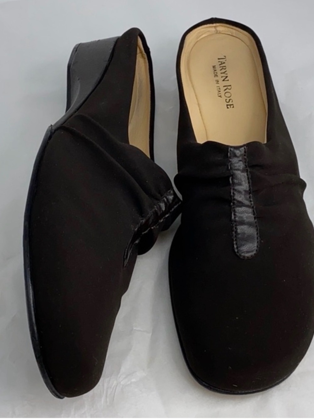 Taryn Rose Sz 39M KAVEN Black Low Mules